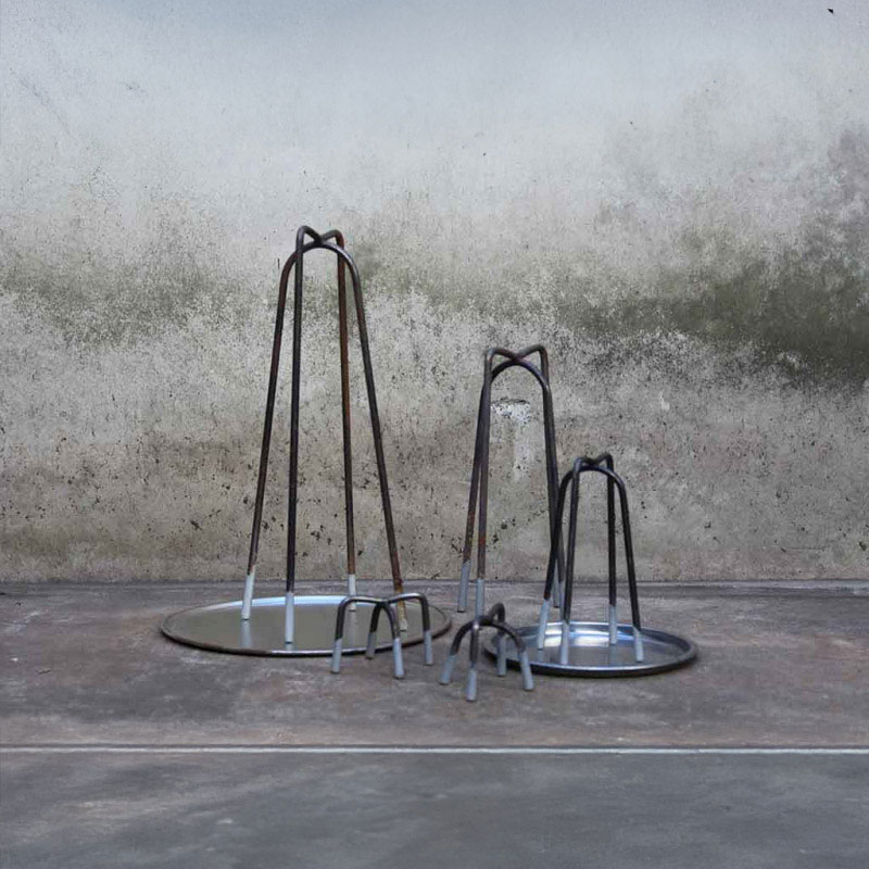 Metal bar chairs for concrete reinforcement